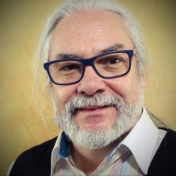 Uwe Helmholz